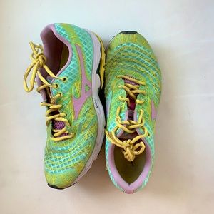 Mizuno running shoes